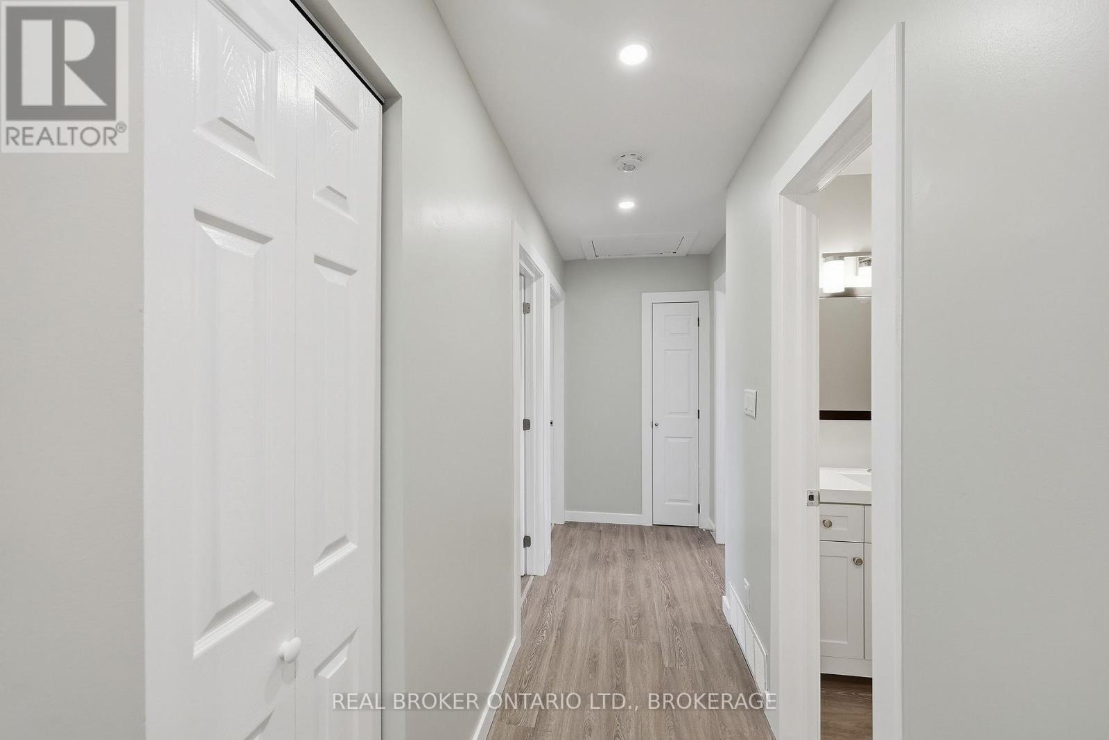 759 High Gate Park Drive Property Photo 15