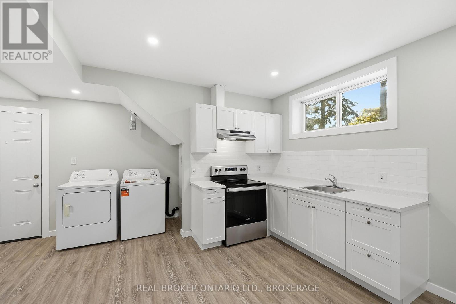 759 High Gate Park Drive Property Photo 26
