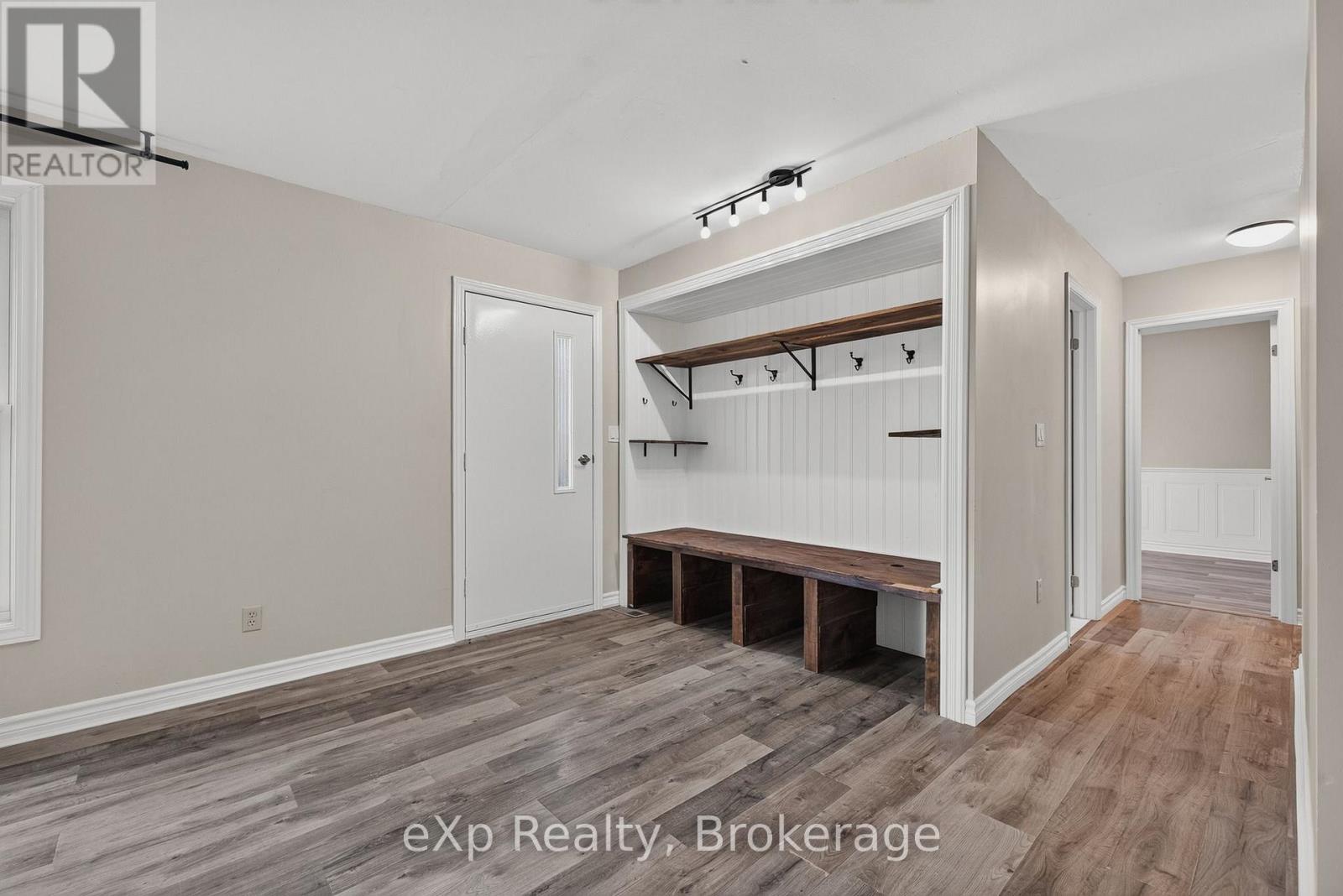 405014 Grey 4 Road Property Photo 5