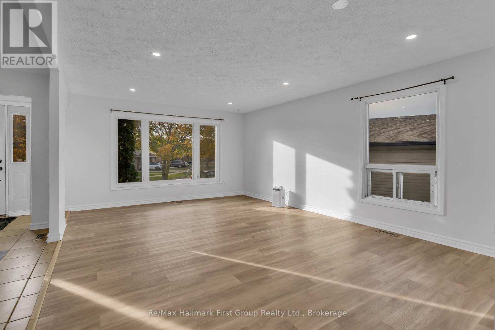 Main - 78 Commerford Street Property Photo 6