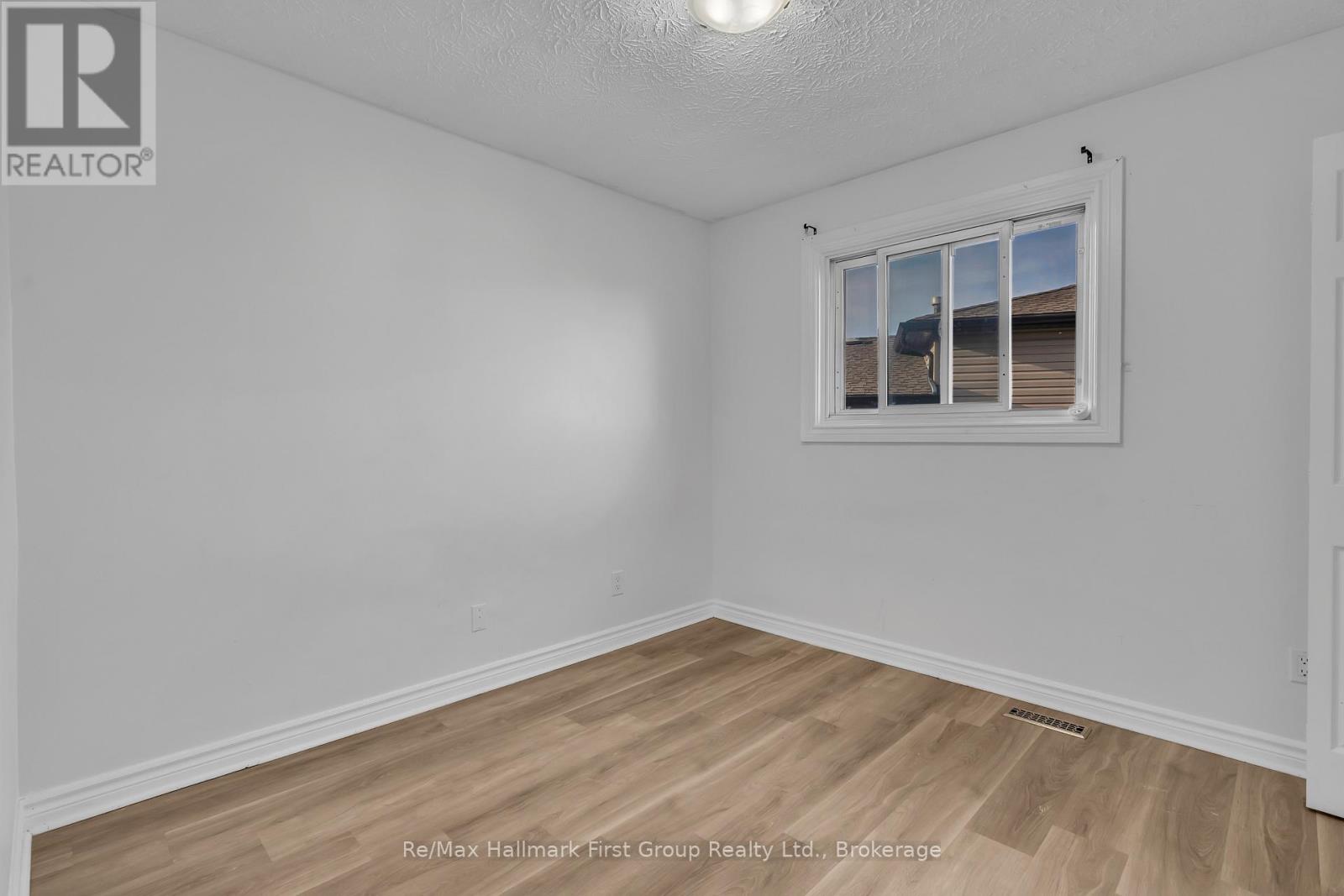 Main - 78 Commerford Street Property Photo 12