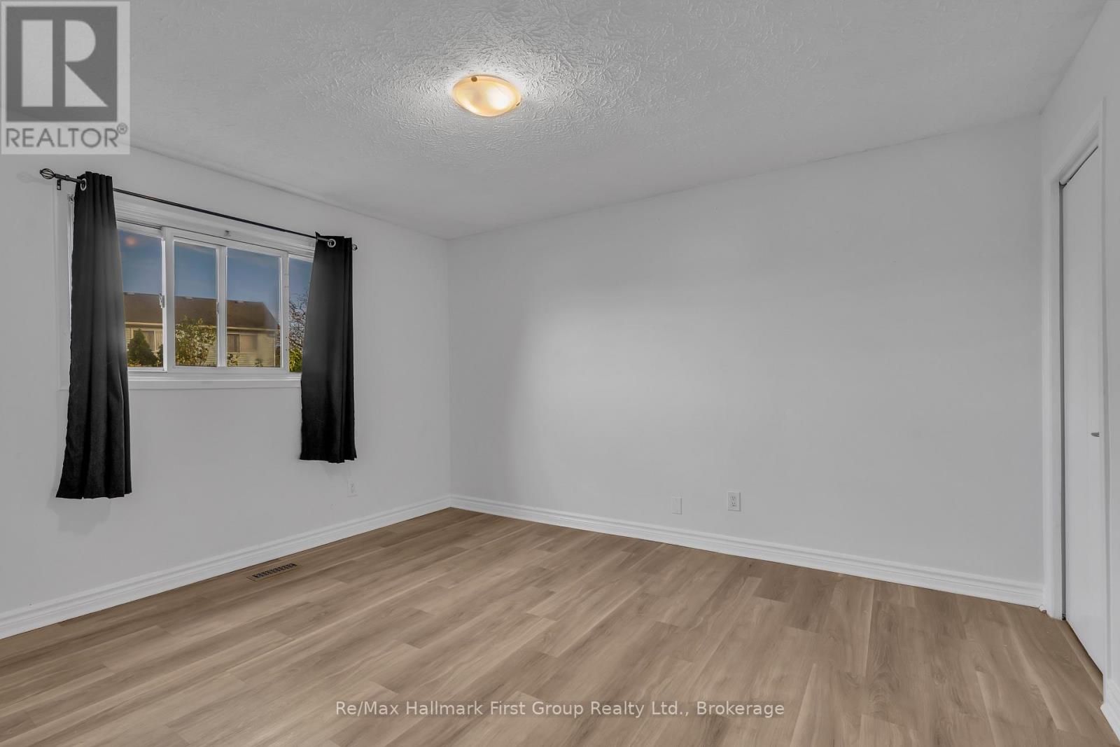 Main - 78 Commerford Street Property Photo 16