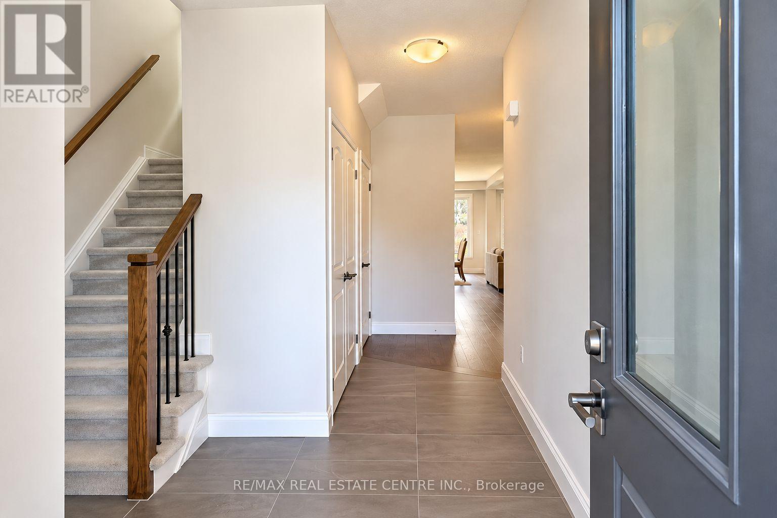 40 Tindall Crescent Property Photo 2