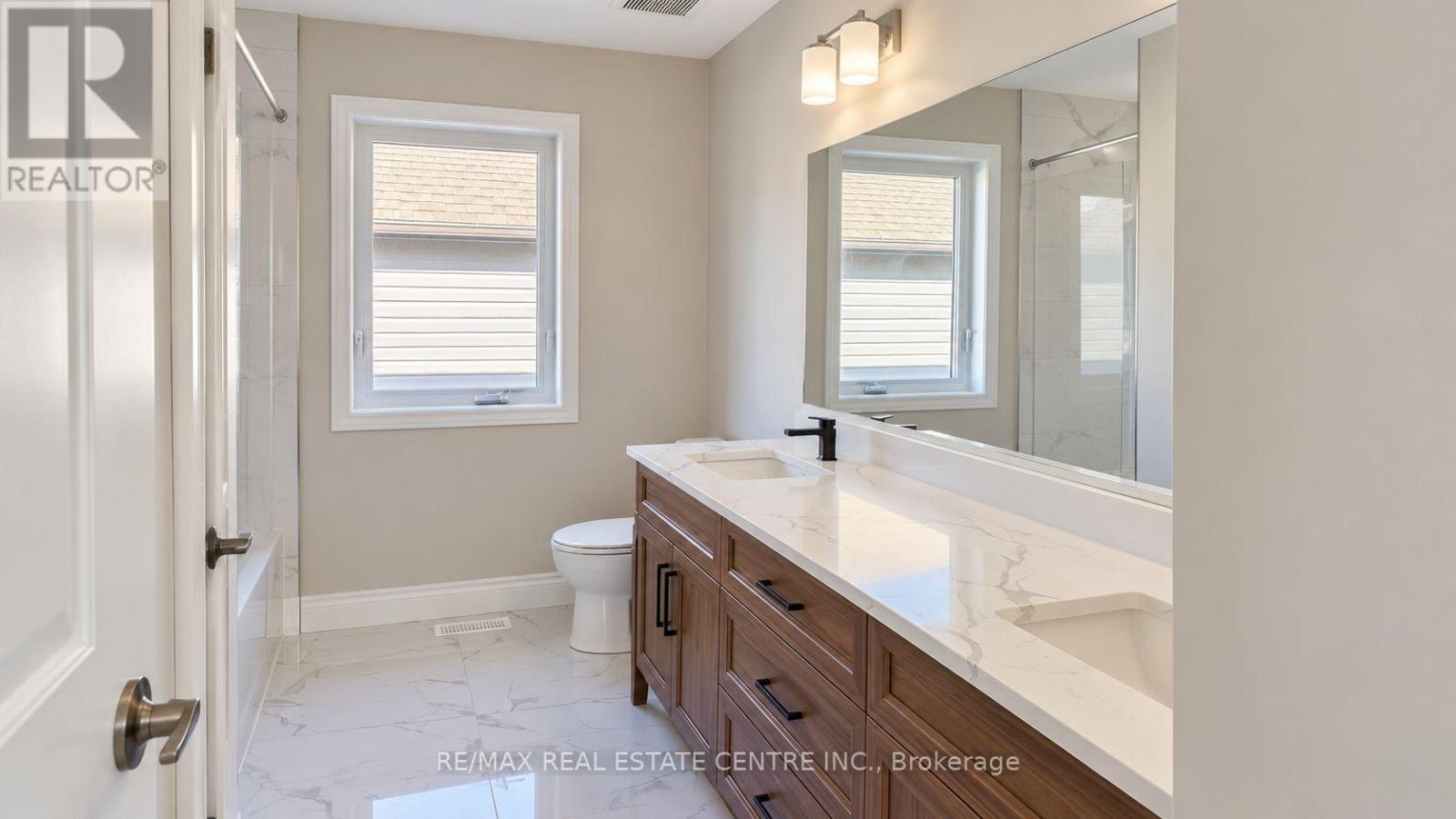 40 Tindall Crescent Property Photo 17