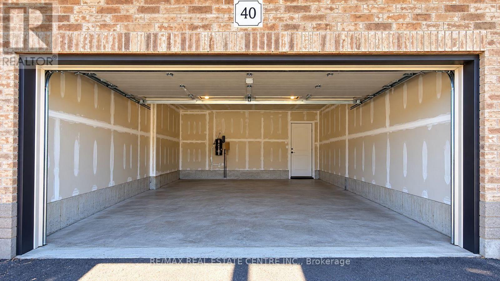 40 Tindall Crescent Property Photo 19