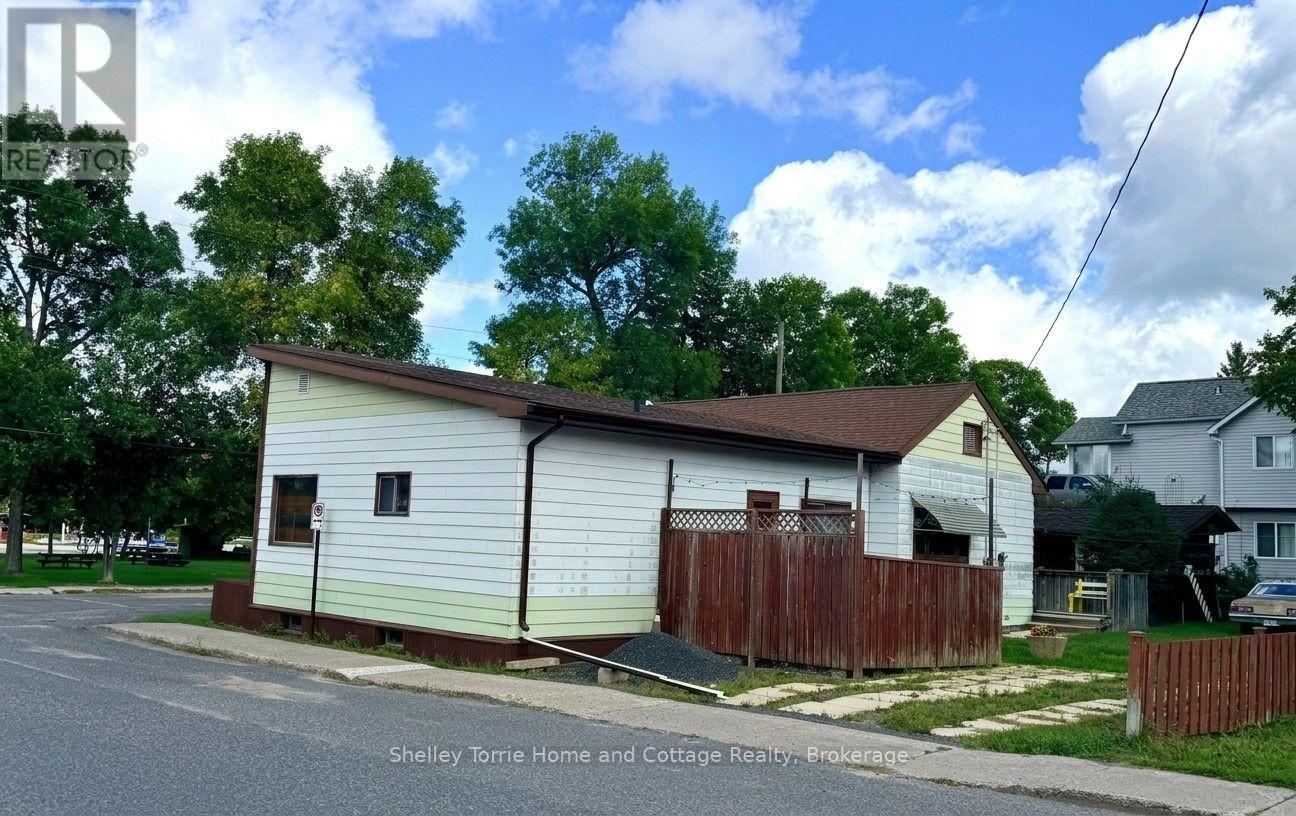 613 Front Street Property Photo 1