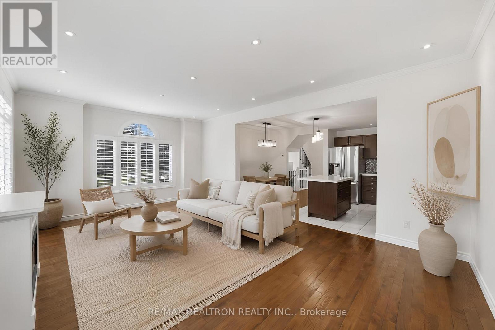 1 - 876 GOLF LINKS ROAD Property Photo 1