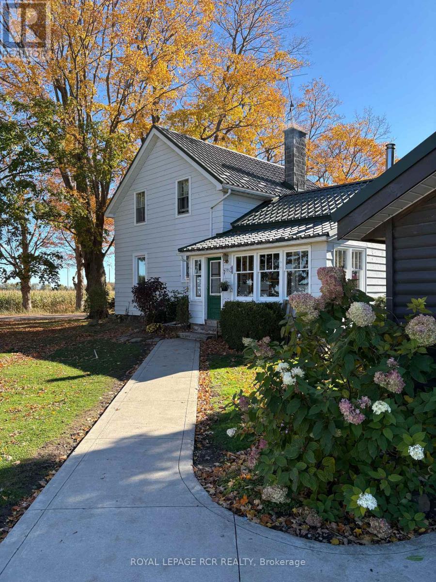 349 20 Side Road Property Photo 2