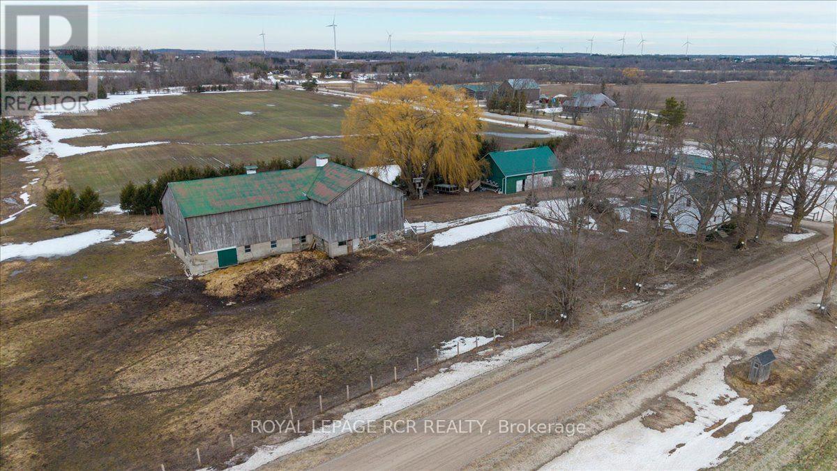349 20 Side Road Property Photo 19