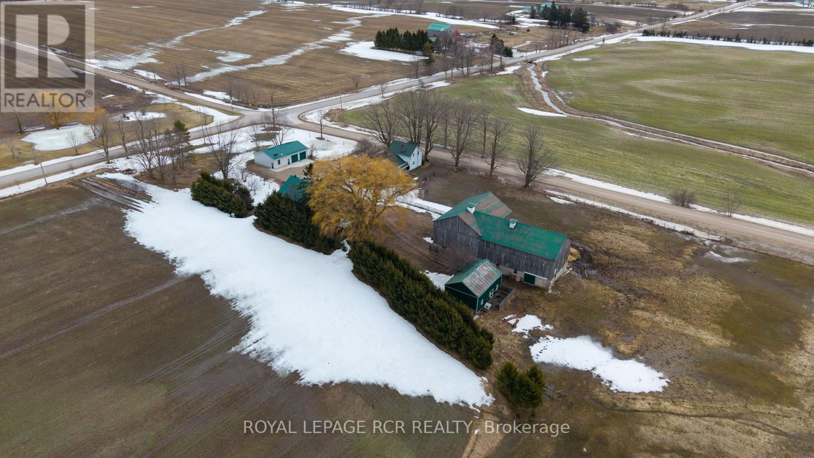 349 20 Side Road Property Photo 23