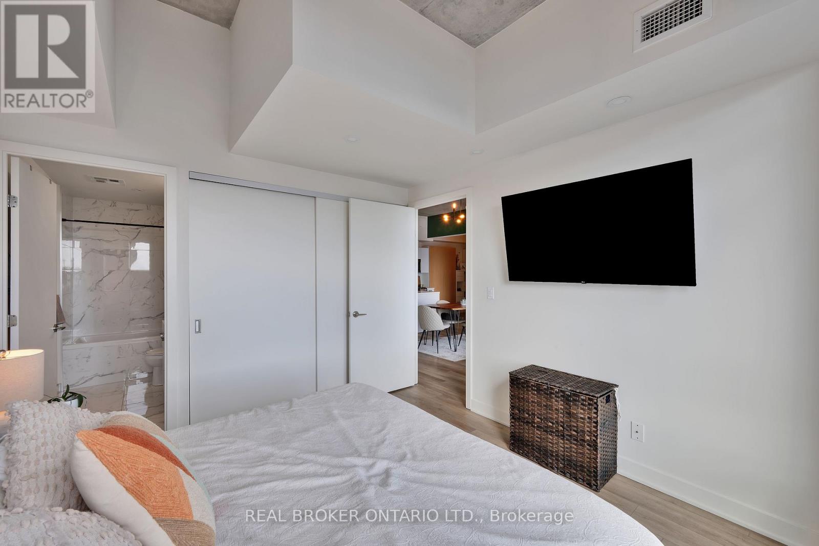 703 - 203 Catherine Street Property Photo 20