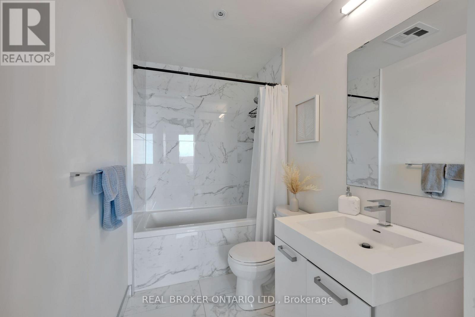 703 - 203 Catherine Street Property Photo 25