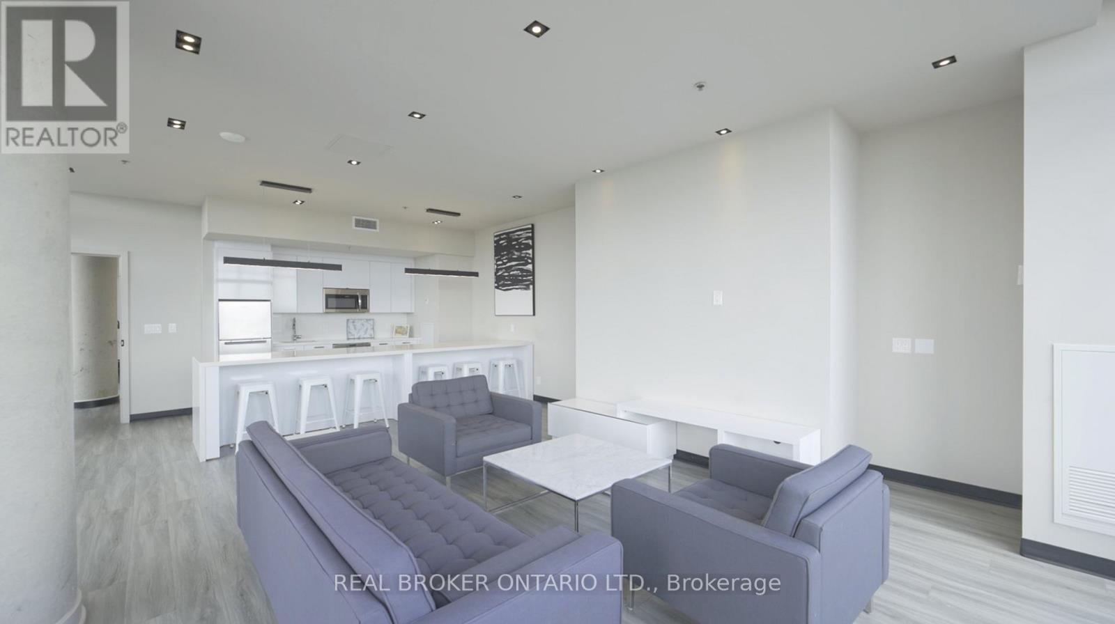 703 - 203 Catherine Street Property Photo 28