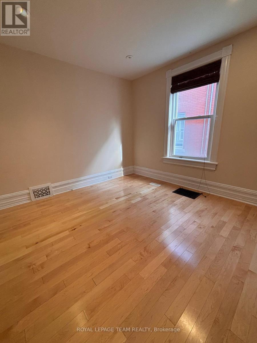 1 - 371 Bronson Avenue Property Photo 10