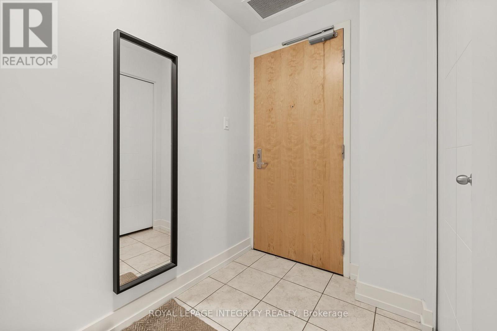 1004 - 179 Metcalfe Street Property Photo 3
