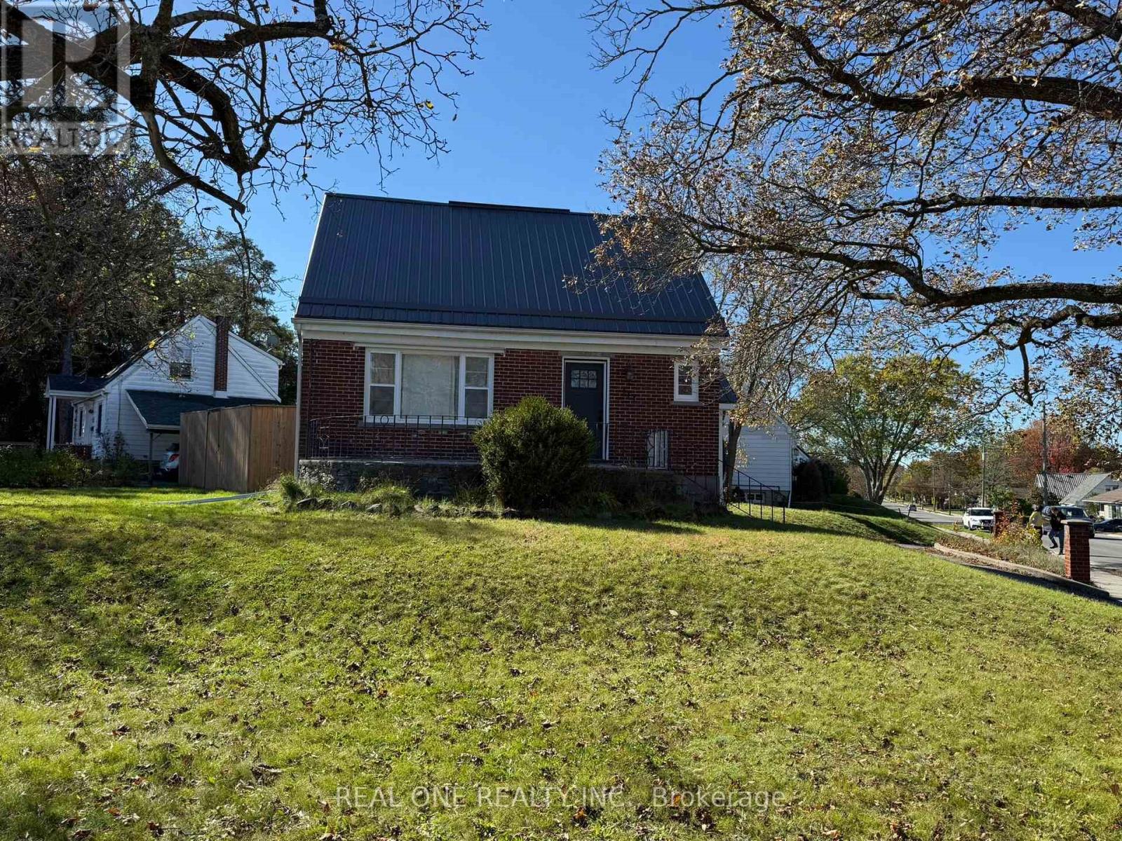 337 Victoria Avenue Property Photo 1