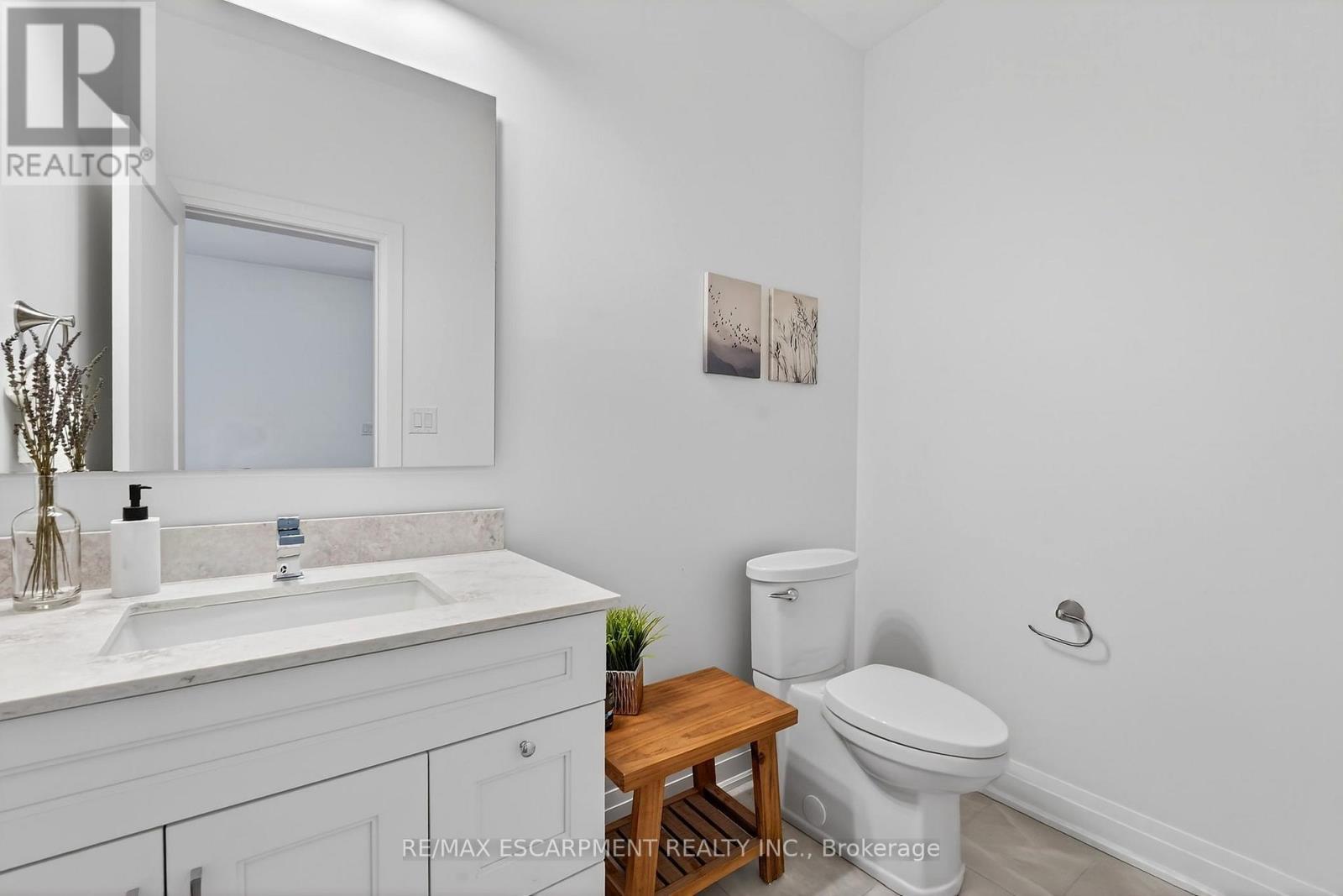 8868 Angie Drive Property Photo 6