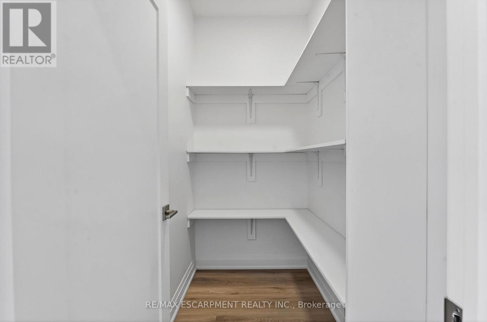 8868 Angie Drive Property Photo 20