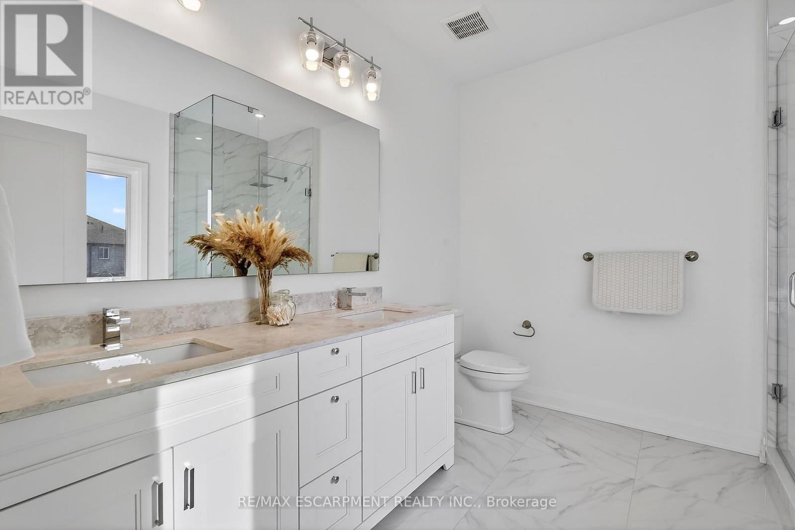 8868 Angie Drive Property Photo 23