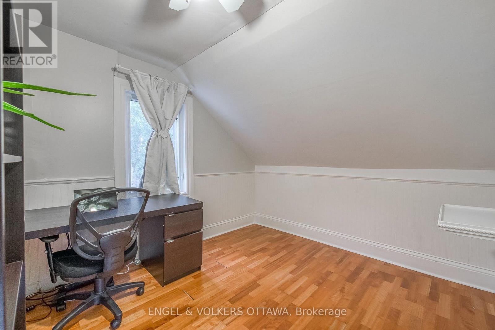 379 Madison Avenue Property Photo 16