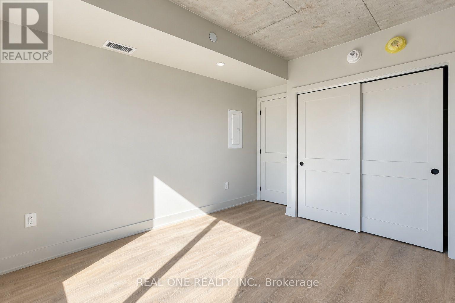 606 - 810 King Street W Property Photo 19