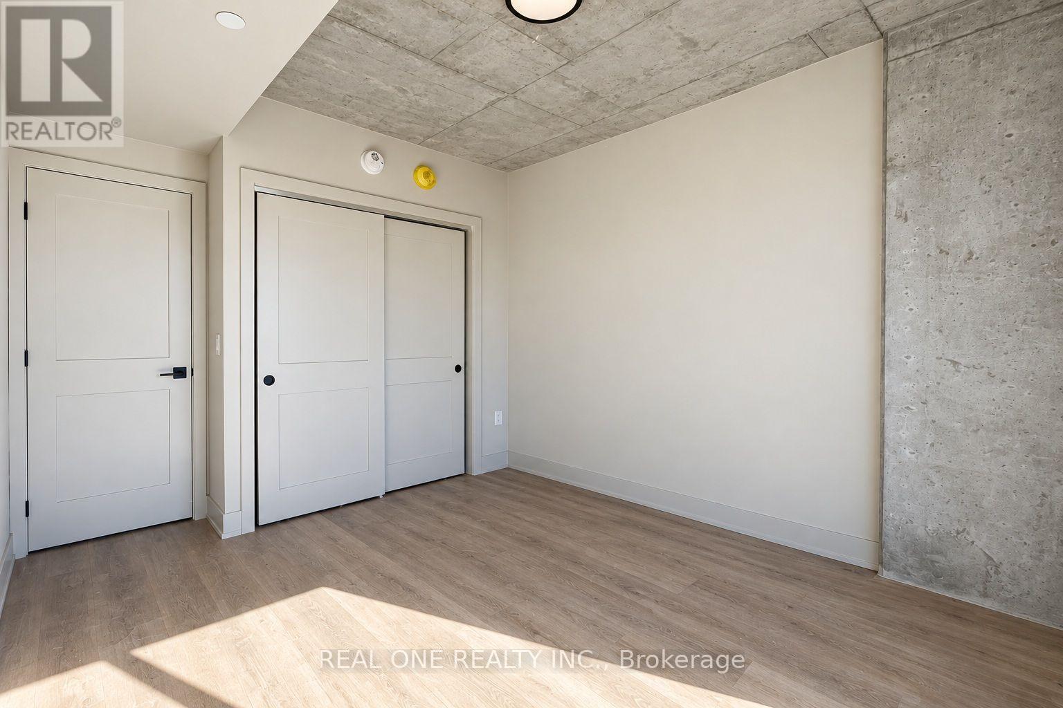606 - 810 King Street W Property Photo 21