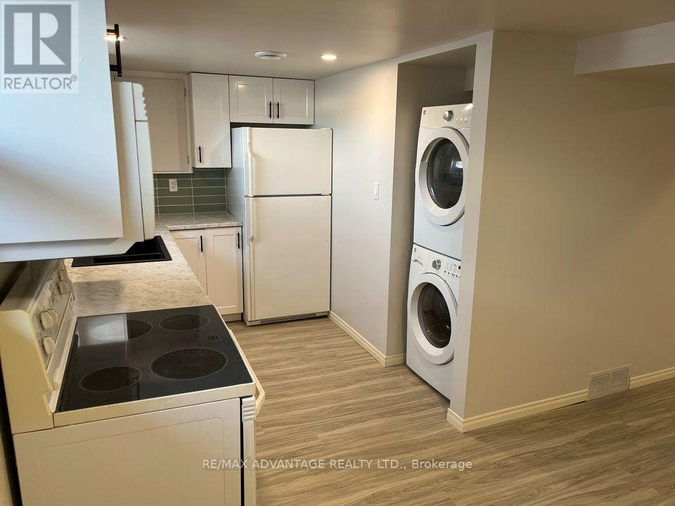 Lower - 143 Downing Crescent Property Photo 2