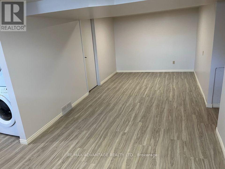 Lower - 143 Downing Crescent Property Photo 5