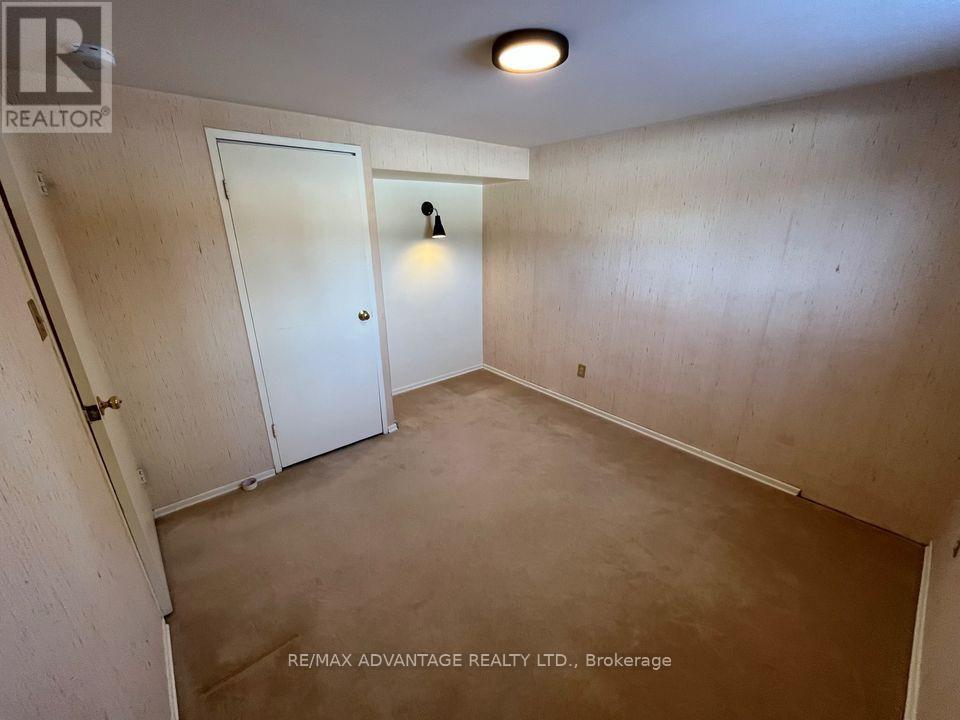 Lower - 143 Downing Crescent Property Photo 8