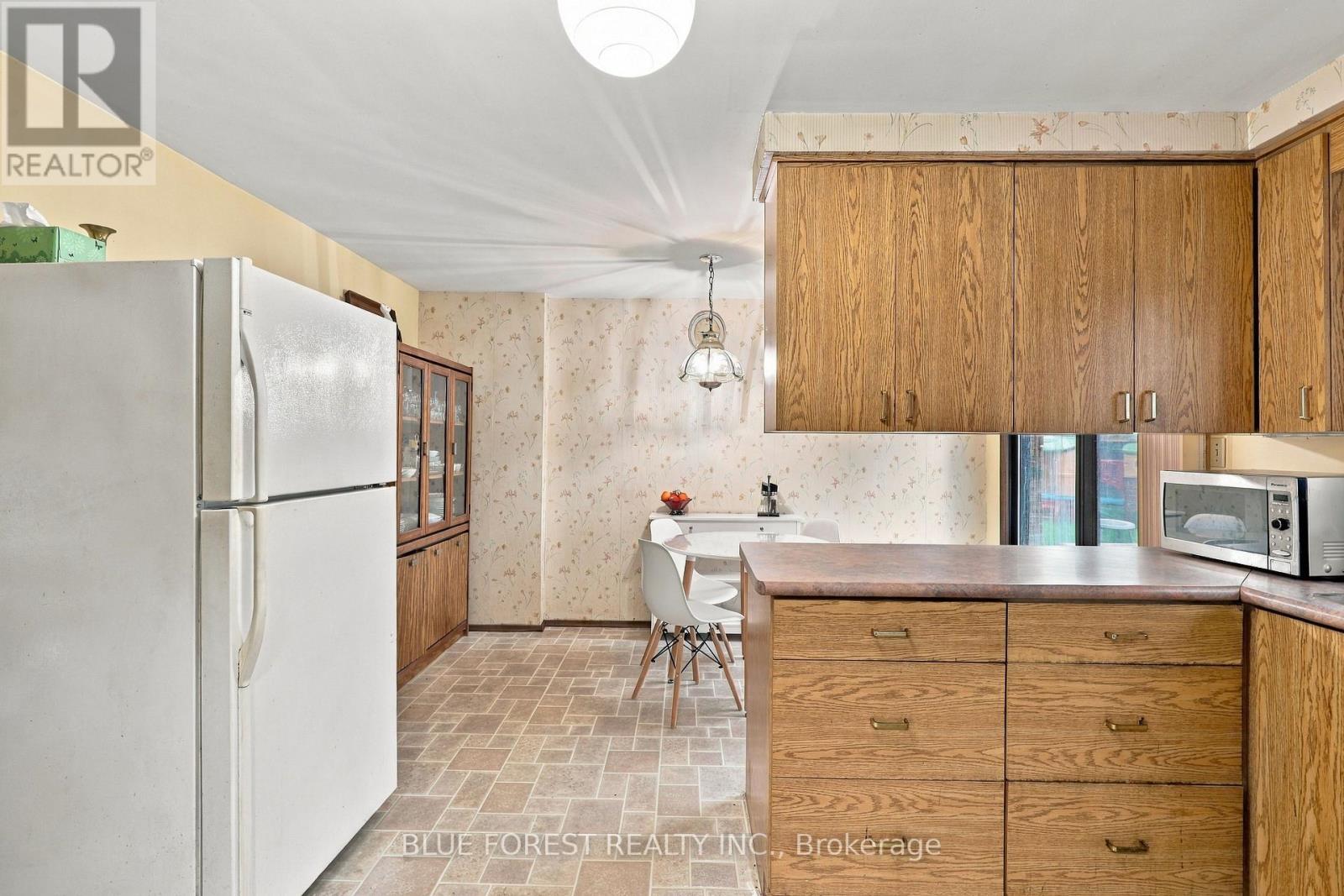 673 Galloway Crescent Property Photo 13