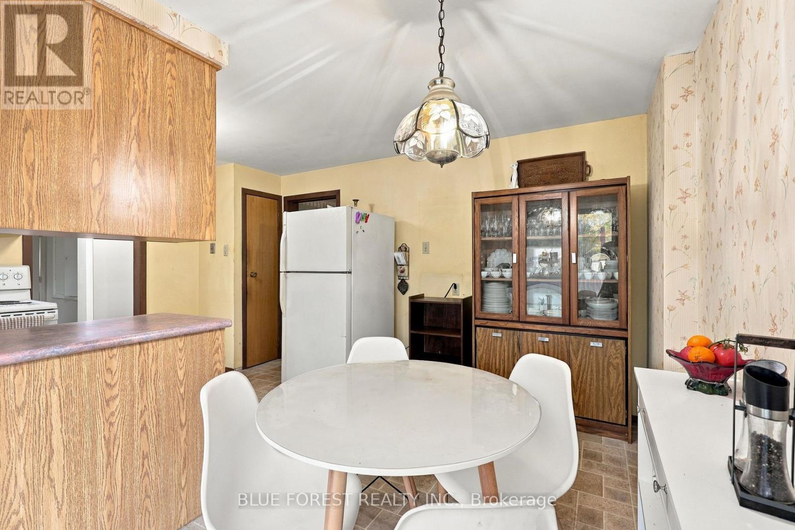 673 Galloway Crescent Property Photo 17