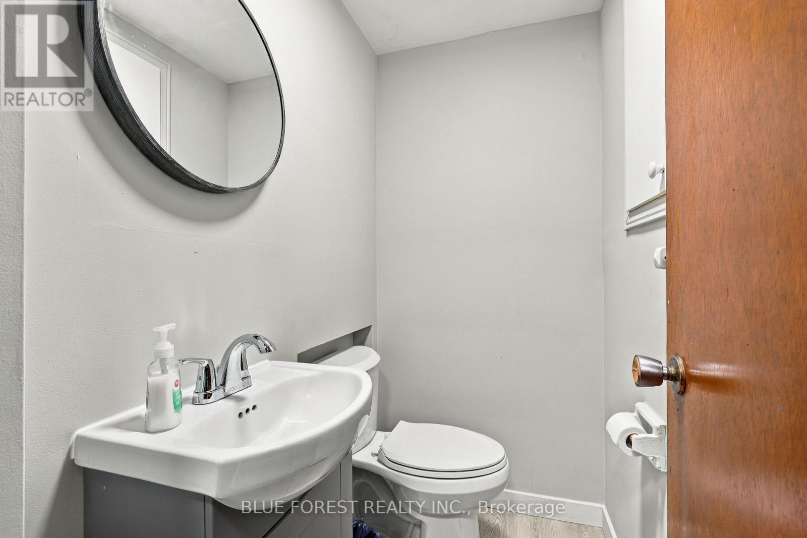673 Galloway Crescent Property Photo 18
