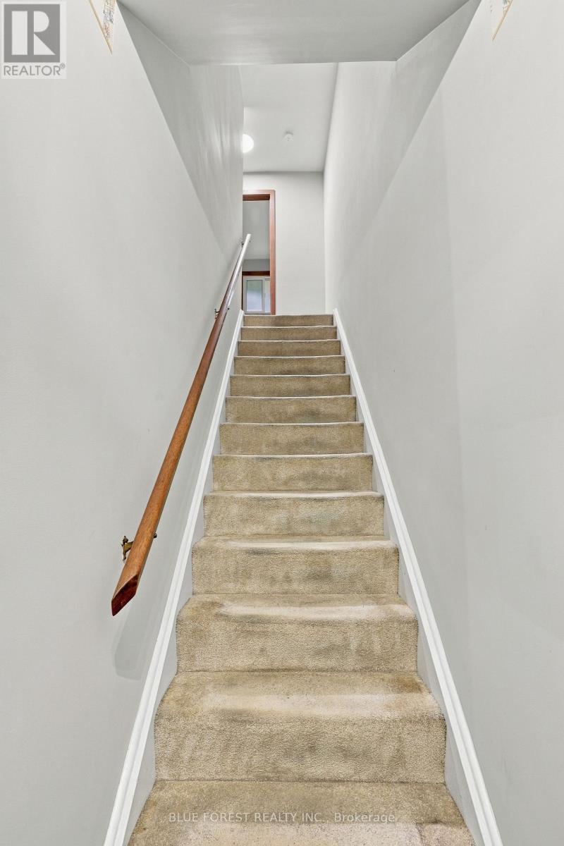 673 Galloway Crescent Property Photo 22