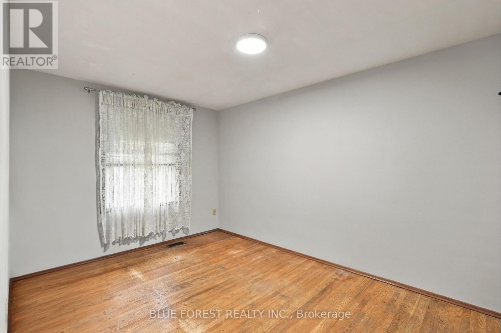673 Galloway Crescent Property Photo 30