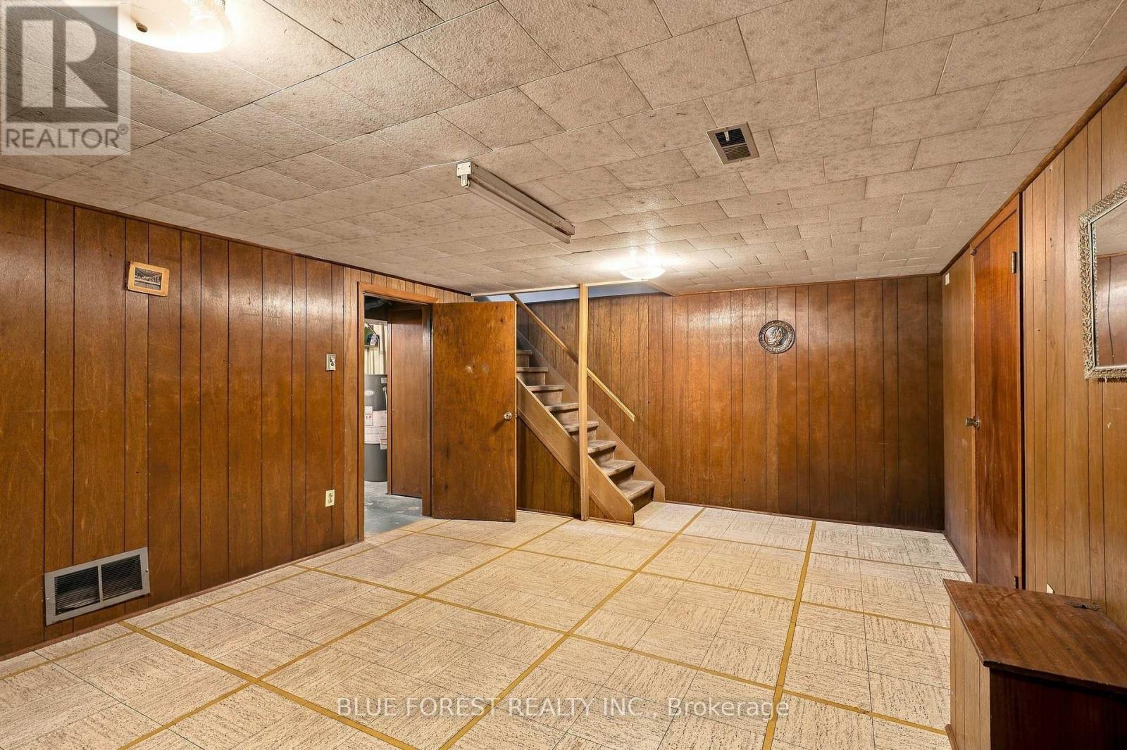 673 Galloway Crescent Property Photo 32