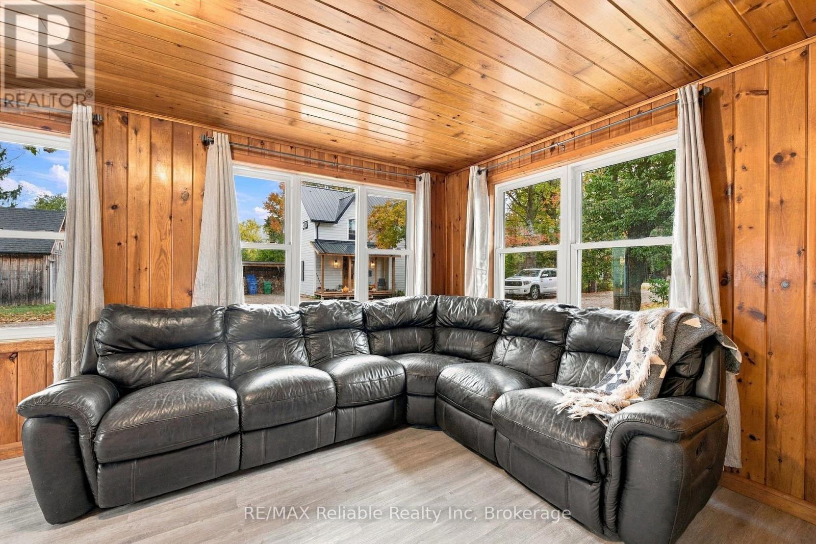 74 William Street Property Photo 10