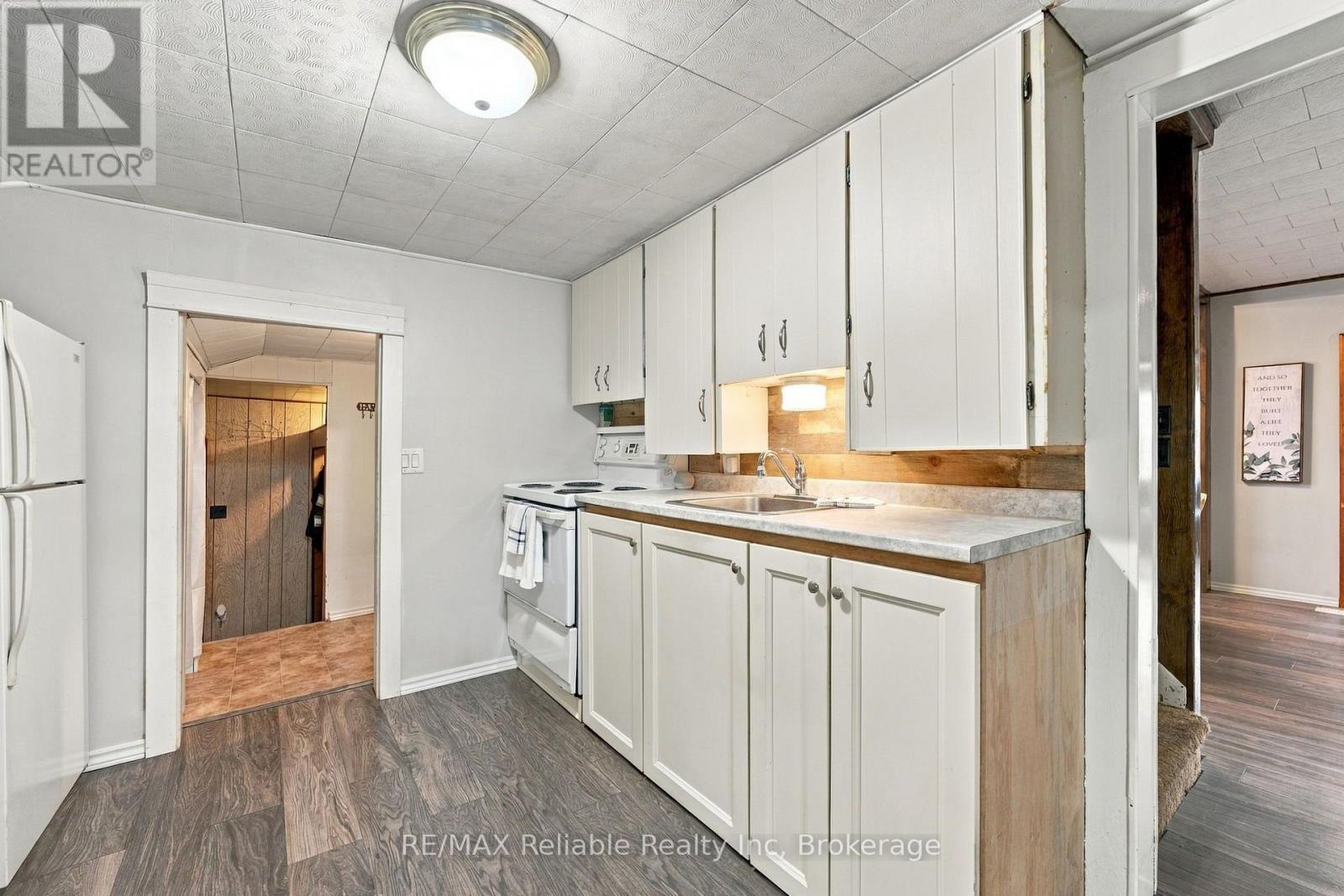 74 William Street Property Photo 17