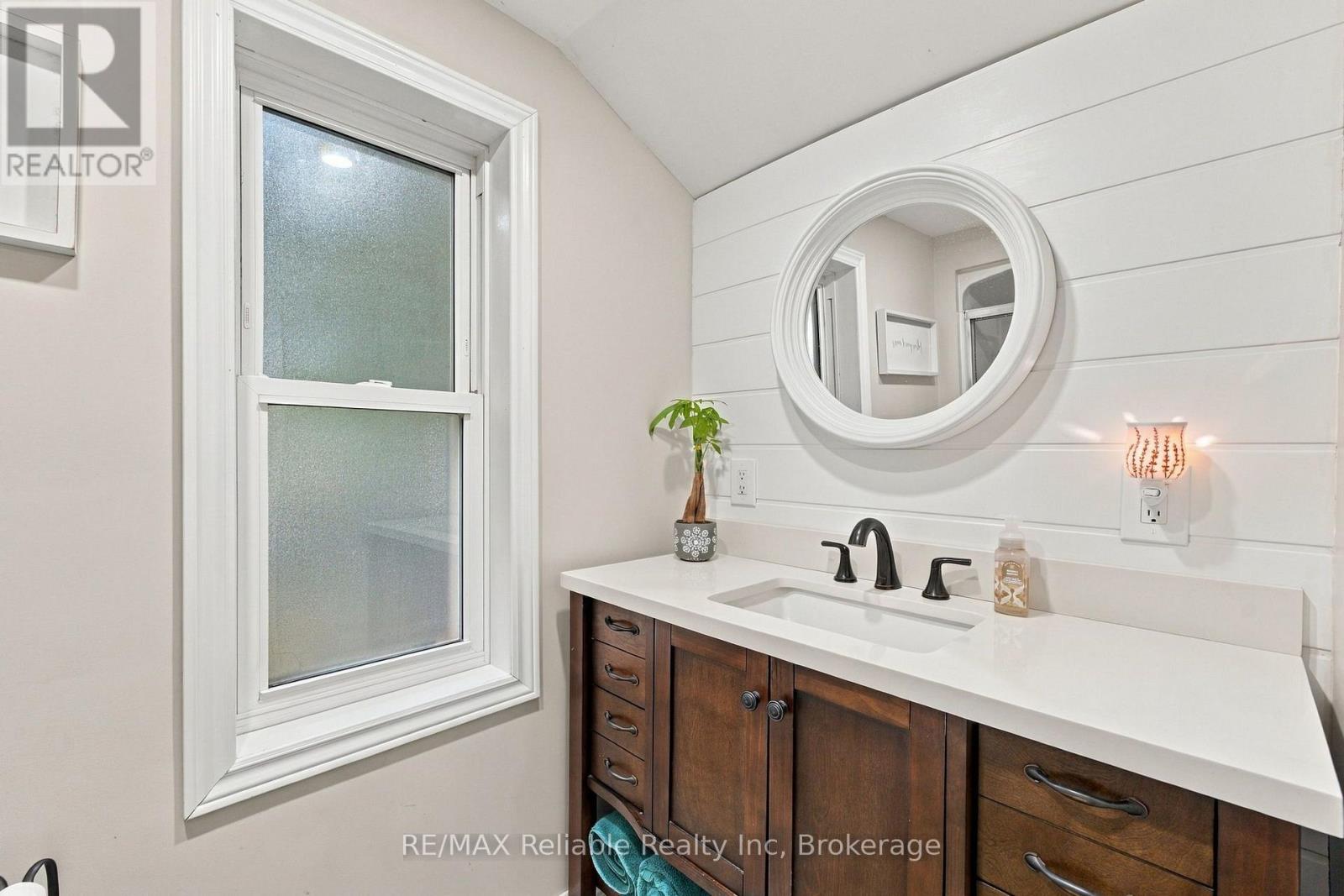 74 William Street Property Photo 22