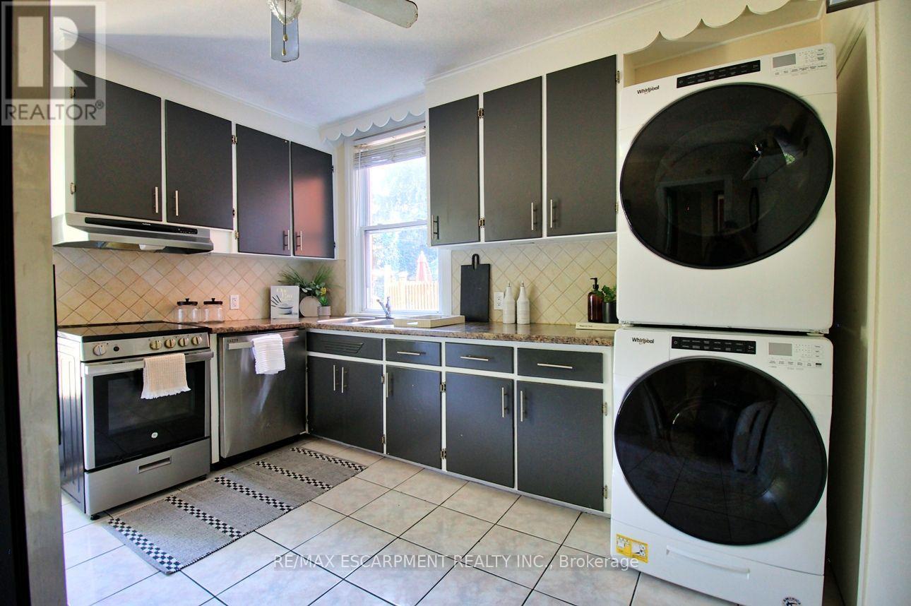 1 - 11 Eastbourne Avenue Property Photo 16