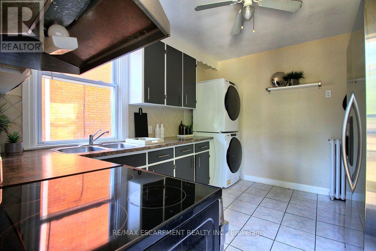 1 - 11 Eastbourne Avenue Property Photo 17