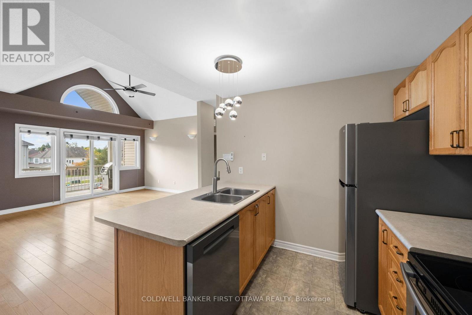 F - 143 Oldfield Street Property Photo 11