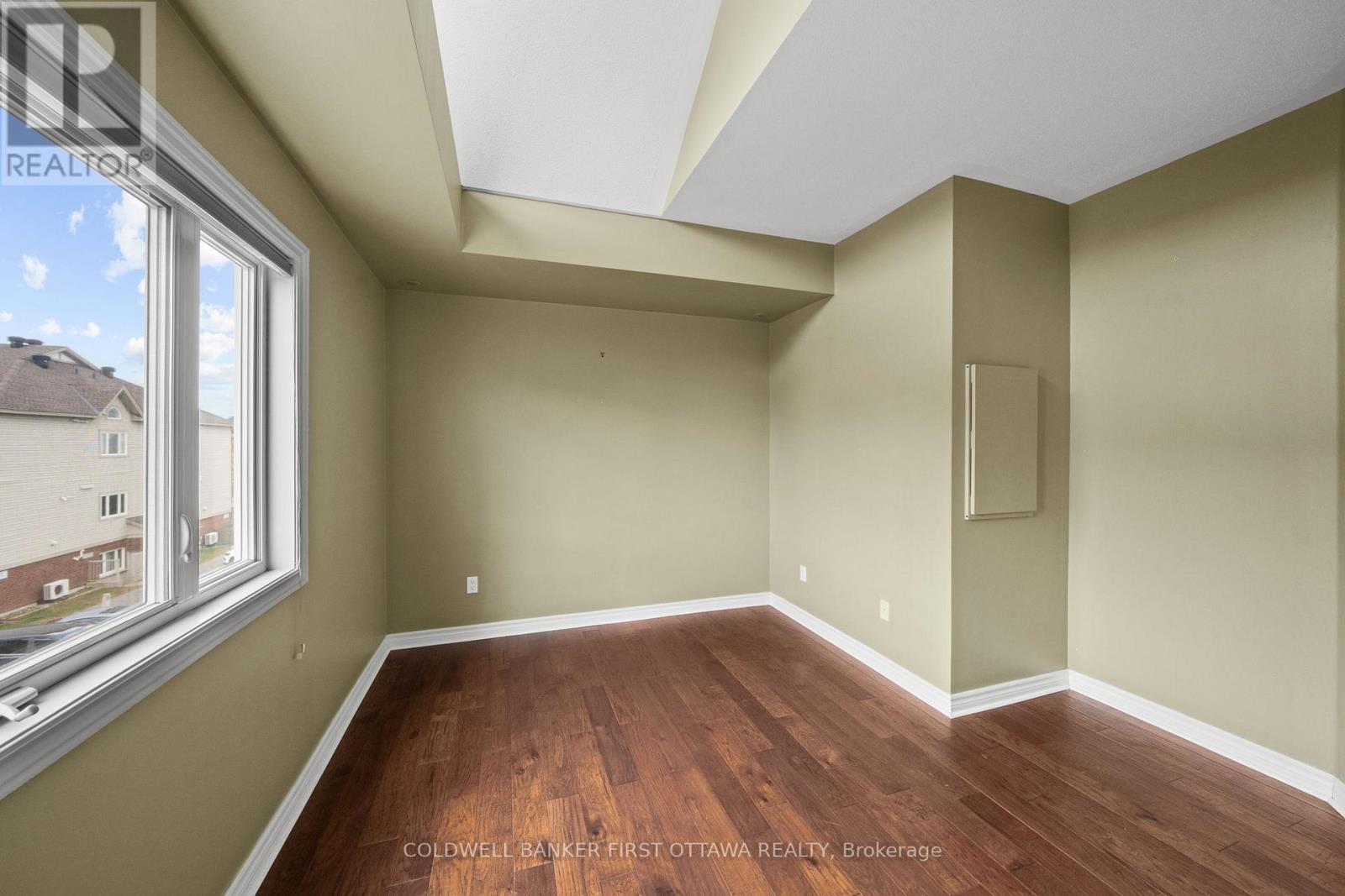 F - 143 Oldfield Street Property Photo 22
