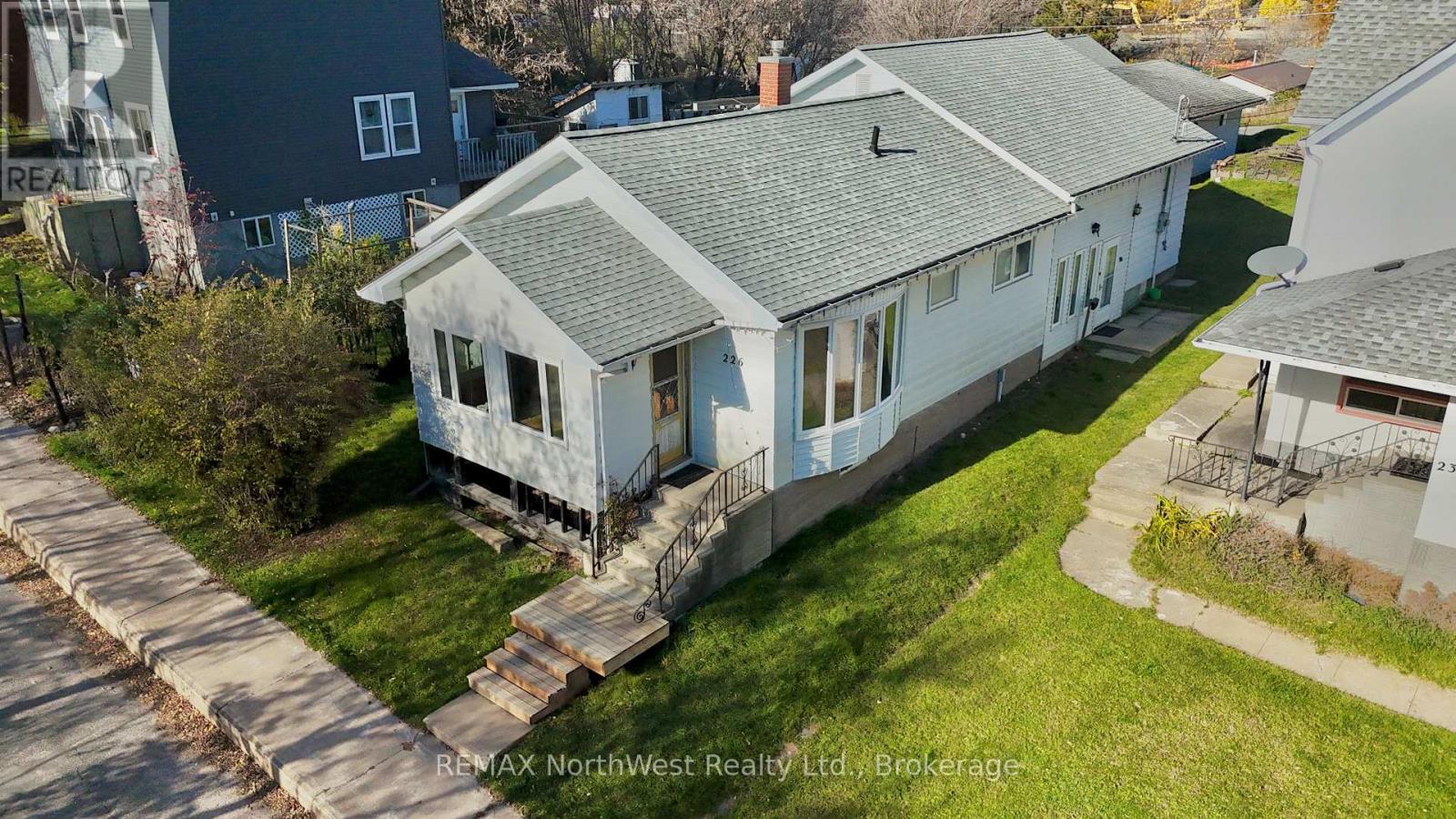 226 Fourth Street N Property Photo 1