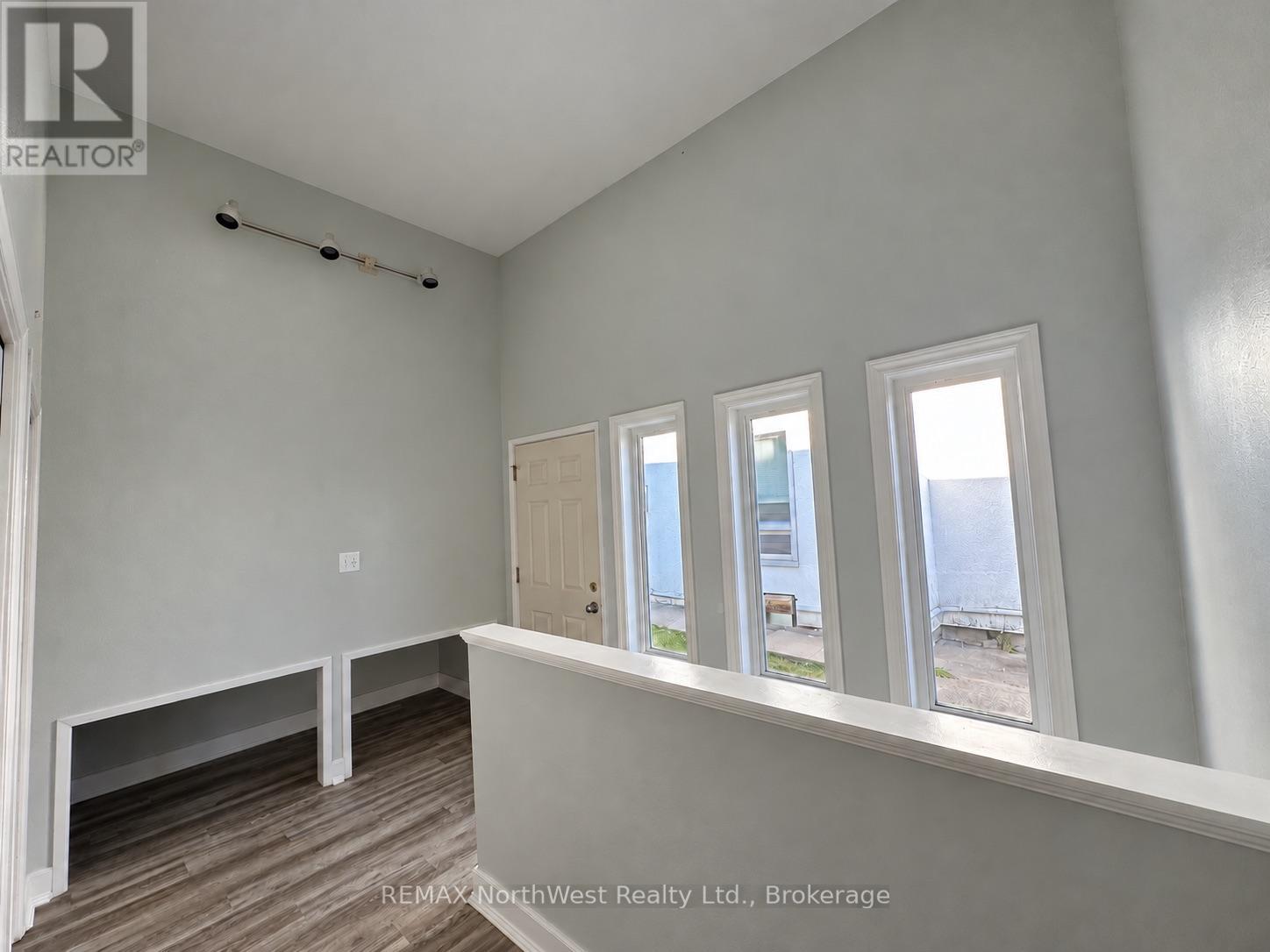 226 Fourth Street N Property Photo 5