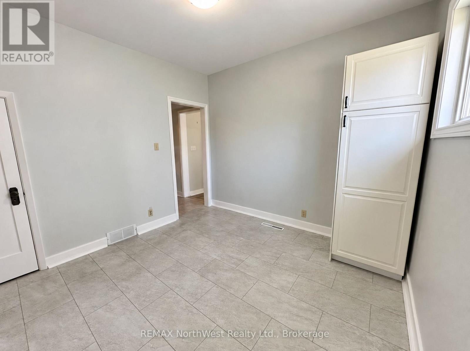 226 Fourth Street N Property Photo 8