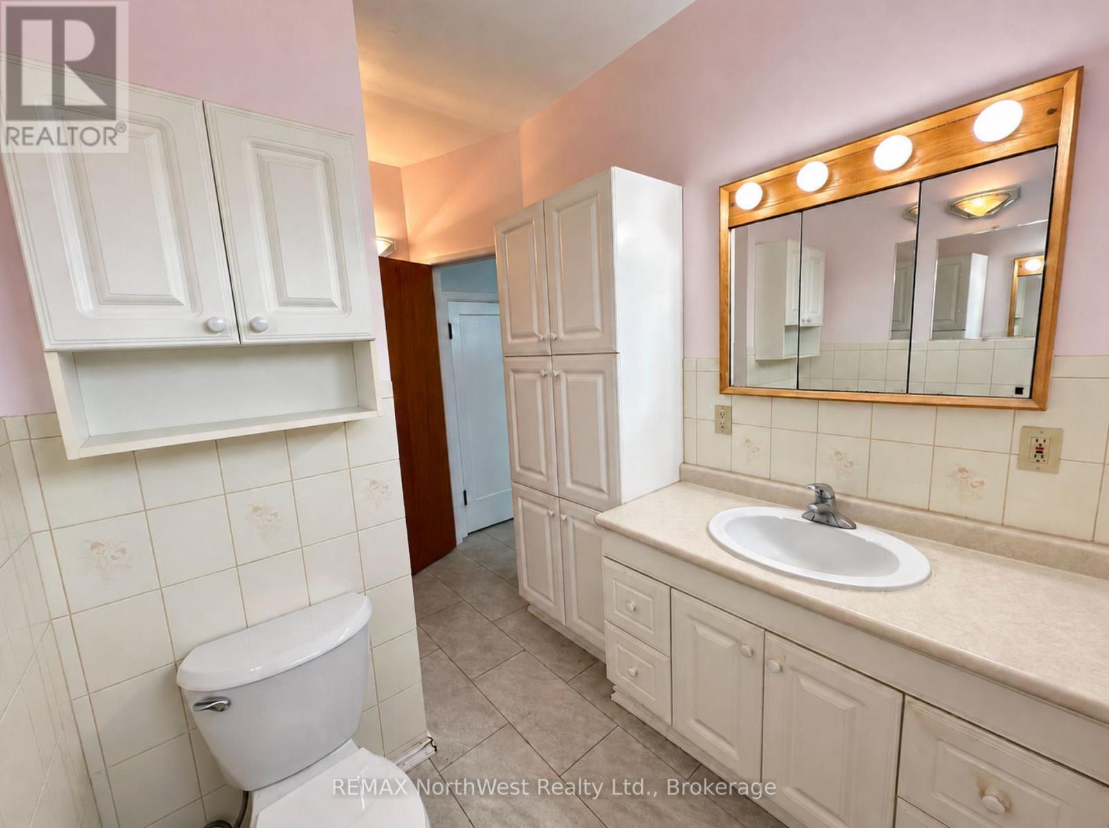 226 Fourth Street N Property Photo 10
