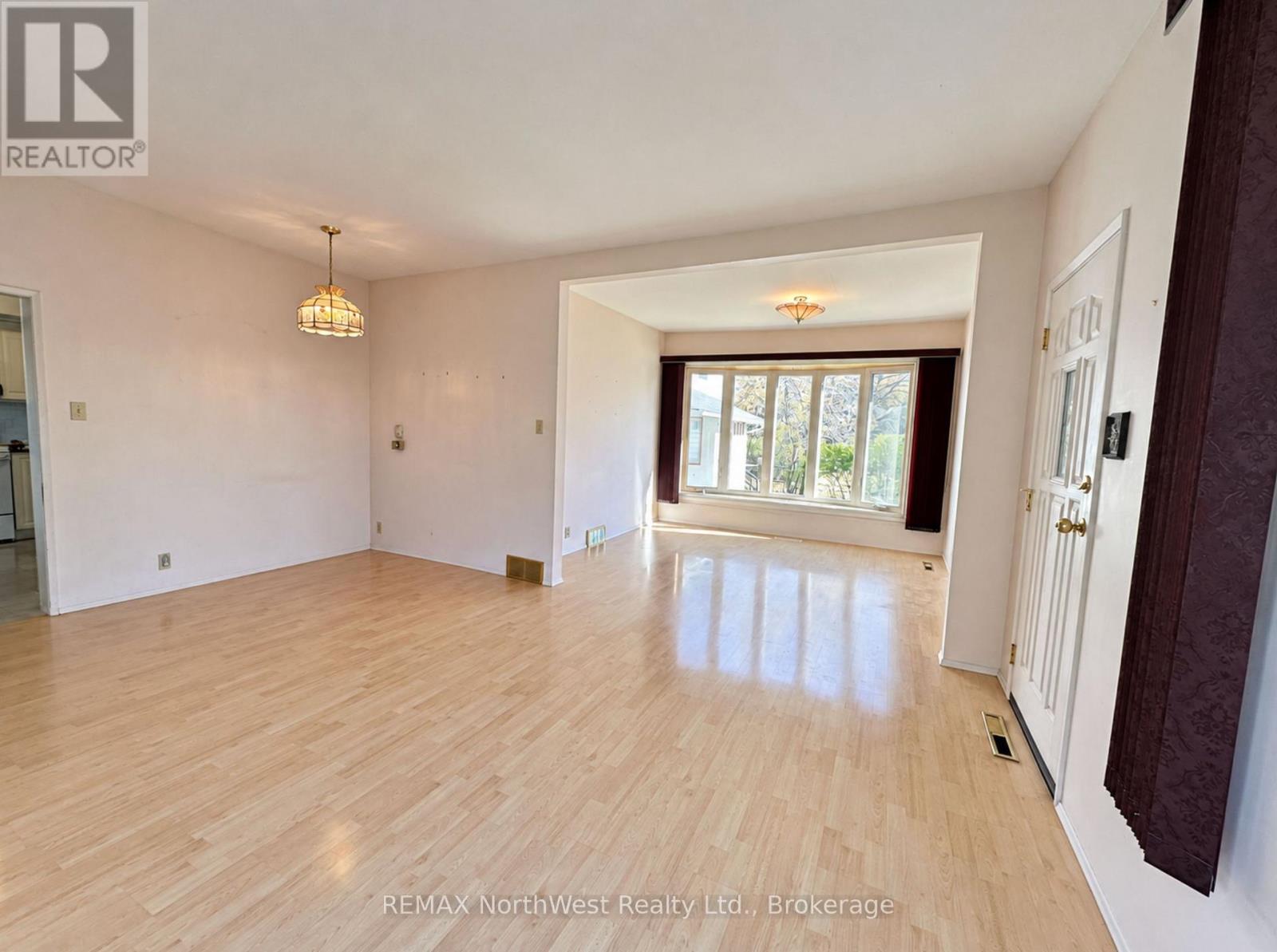 226 Fourth Street N Property Photo 14