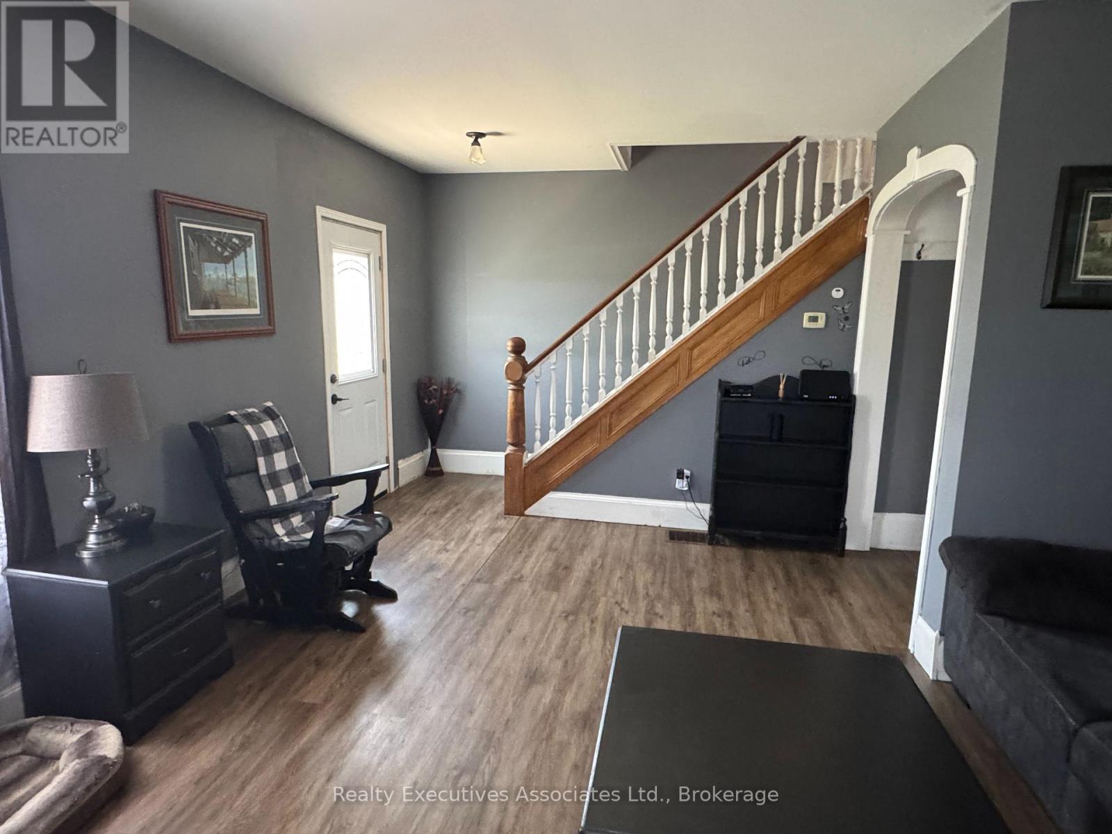 108 Godolphin Road Property Photo 7