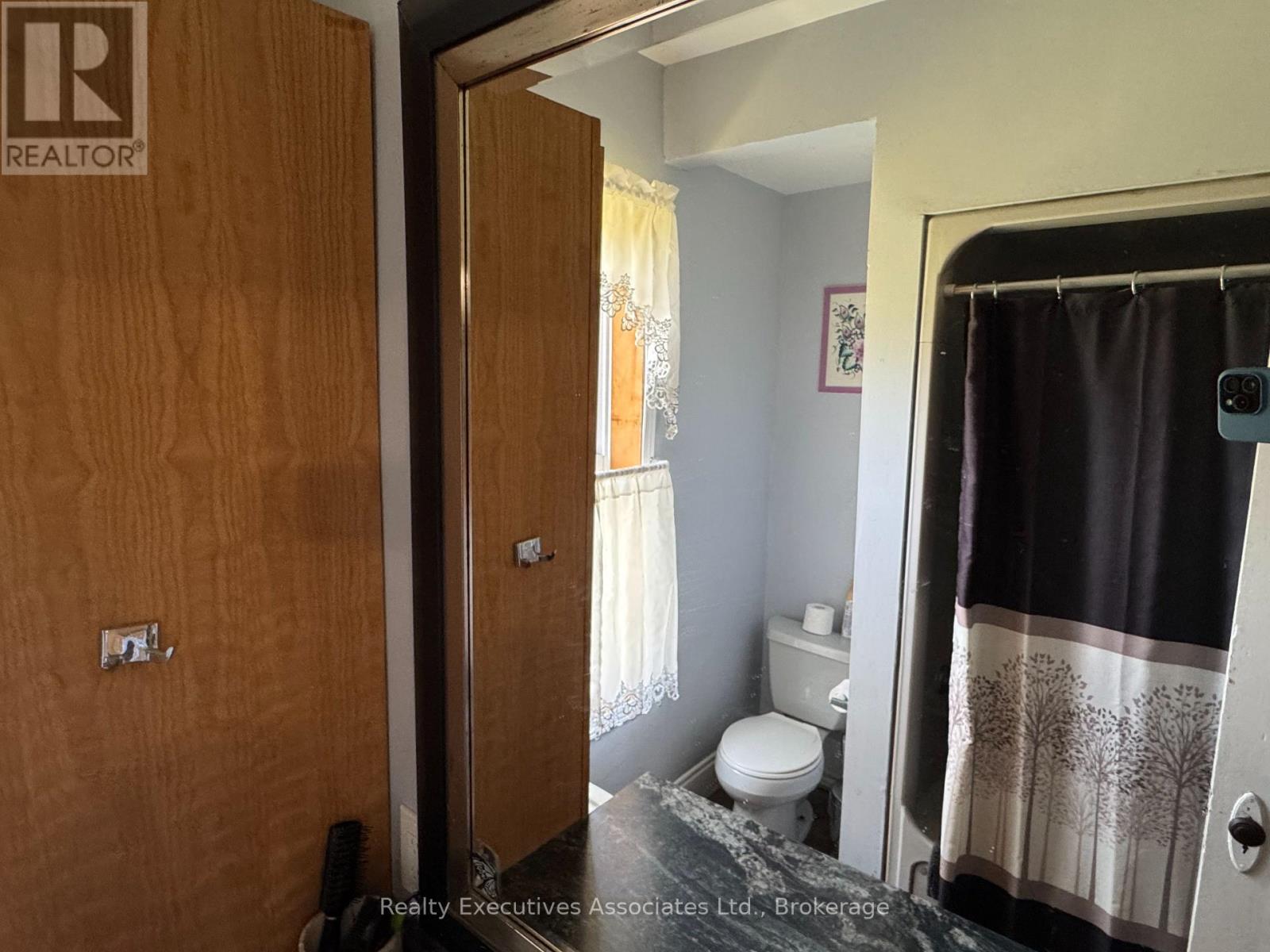 108 Godolphin Road Property Photo 10