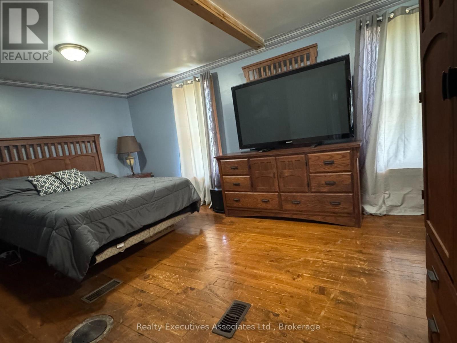 108 Godolphin Road Property Photo 11